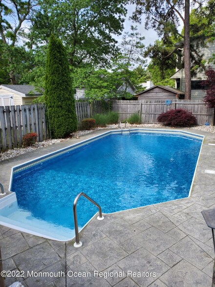 1308 4th Ave, Toms River, NJ 08757
