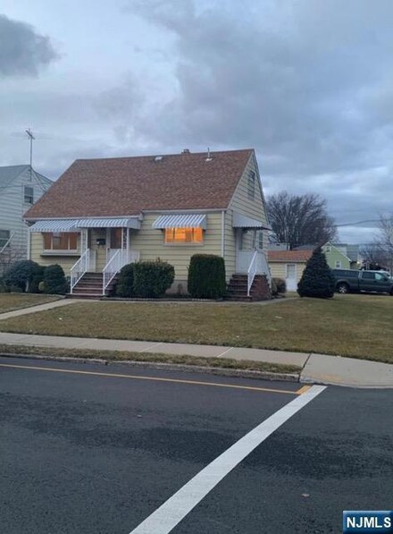 21 Bellport Place, Garfield, NJ 07026