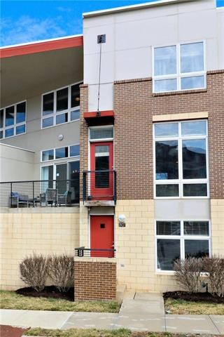 2937 McGee Trafficway, Kansas City, MO 64108