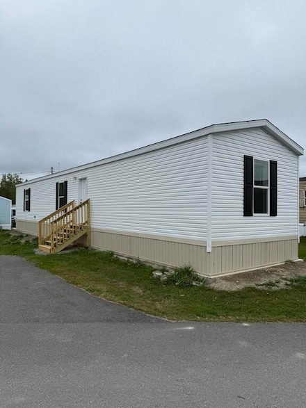 33 Black Bear Rd, Brewer, ME 04412