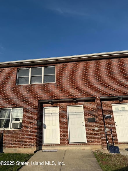 3 Dalton Ave Unit 2nd Fl, Staten Island, NY 10306