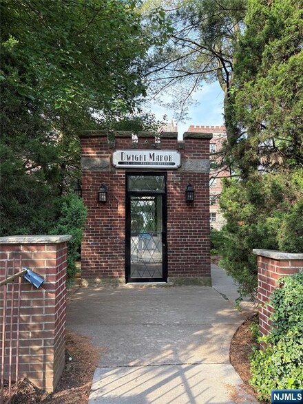100 E Palisade Ave Unit A52, Englewood, NJ 07631