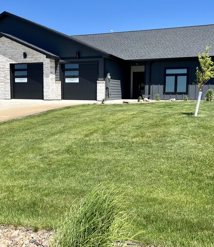 2000 E 4th St, Pierre, SD 57501