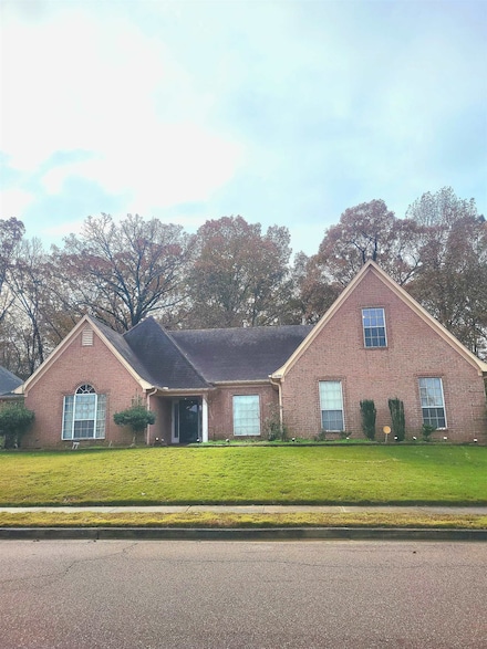 10199 Woodland Hills Dr, Cordova, TN 38018