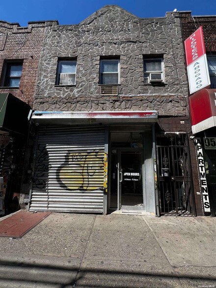 95-07 Roosevelt Ave, Jackson Heights, NY 11372
