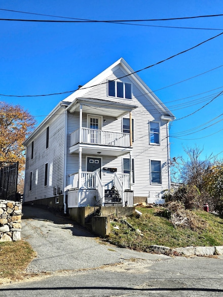 15 Granite St, Groton, CT 06340