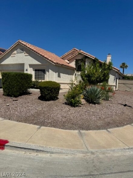 688 Hitchen Post Dr, Henderson, NV 89011