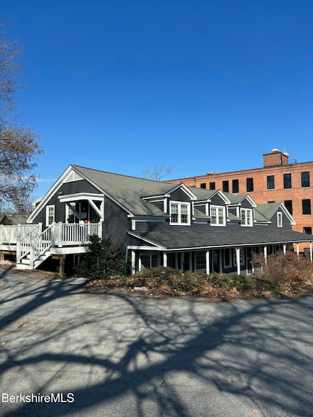 173 Water St, Williamstown, MA 01267