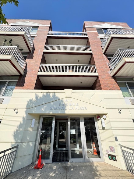 37-17 111th St Unit 5B, Corona, NY 11368