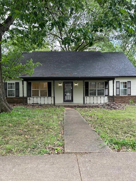 6611 Red Birch Dr, Memphis, TN 38115