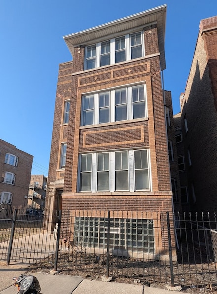 3718 W Polk St, Chicago, IL 60624