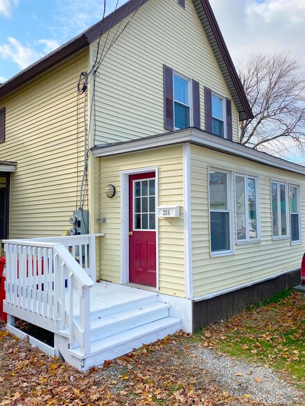 22 Lower Welden St Unit A, Saint Albans, VT 05478