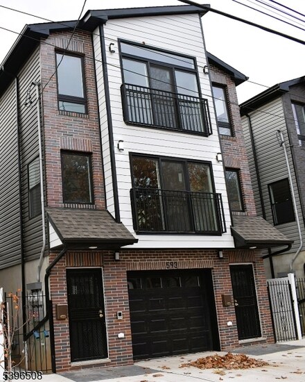 593 S 18th St, Newark, NJ 07103