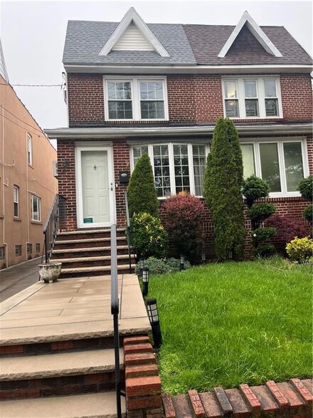 7716 10th Ave, Brooklyn, NY 11228