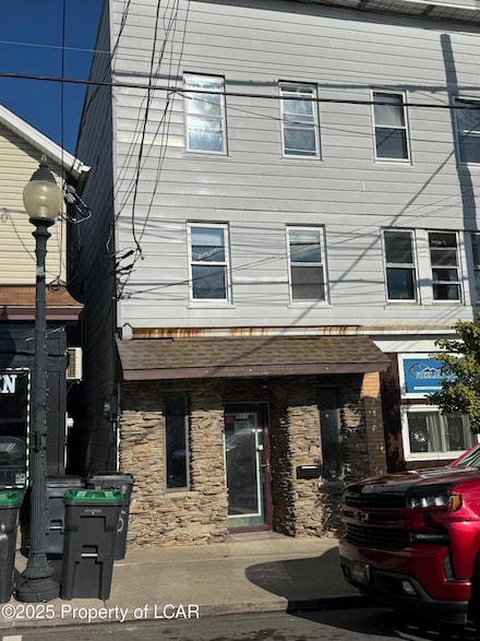 511 Centre St, Freeland, PA 18224