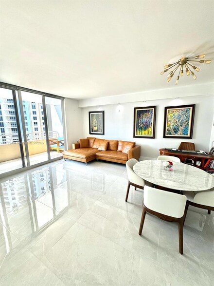 808 Brickell Key Dr Unit 3007, Miami, FL 33131