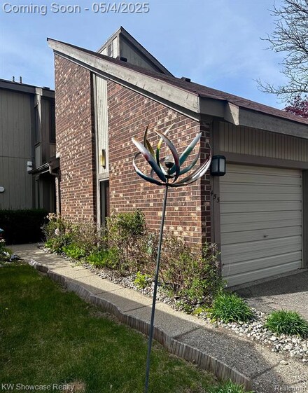 7455 Brynmawr Ct Unit 31, West Bloomfield, MI 48322