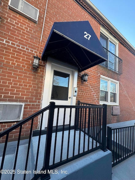 27 Vera St Unit C, Staten Island, NY 10305