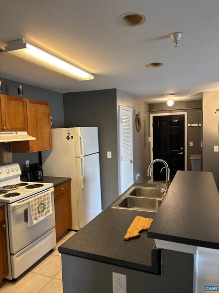 237 Yellowstone Dr Unit 106, Charlottesville, VA 22903