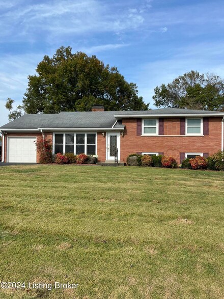 9917 Vega Ln, Louisville, KY 40272