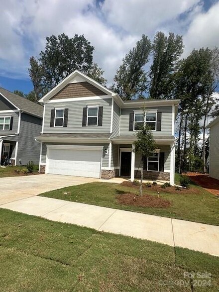 6131 Moonview Ct, Charlotte, NC 28212