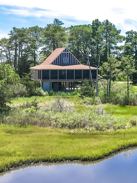 5014 Wildcat Ln, Chincoteague Island, VA 23336