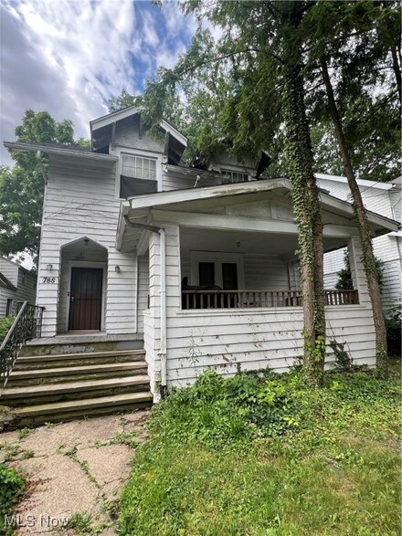 788 Work Dr, Akron, OH 44320
