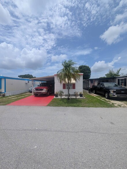 7499 46th Ave N Unit 38, Saint Petersburg, FL 33709