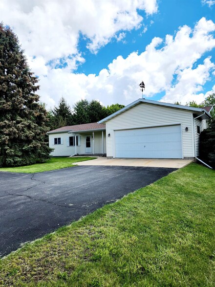 6900 N Francis Rd, Evansville, WI 53536