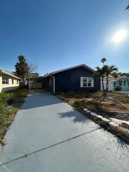 15416 2nd St E, Madeira Beach, FL 33708