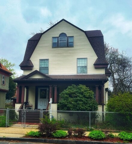 131 Yale St, Springfield, MA 01109