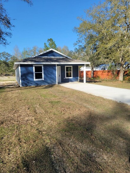 11121 NE 65 St, Bronson, FL 32621
