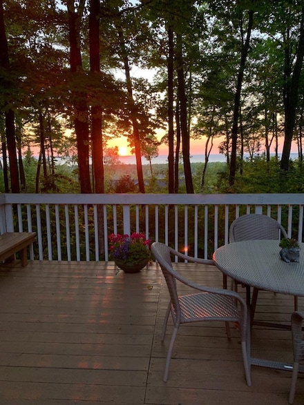8145 Chateau Dr, Egg Harbor, WI 54209