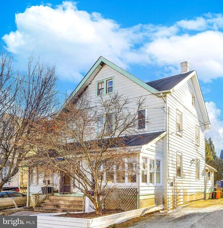 17 Prospect Ave, Bryn Mawr, PA 19010