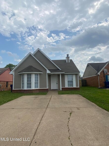 5672 Kaitlyn Dr W, Walls, MS 38680