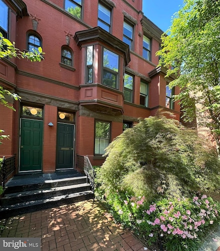 3042 R St NW Unit 2, Washington, DC 20007