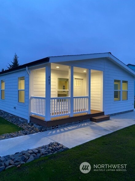 403 Edgewood Ct SE, Castle Rock, WA 98611