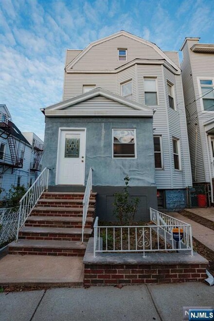 66 46th St Unit 1, Weehawken, NJ 07086