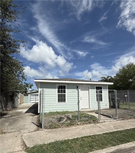 2838 Greenwood Dr, Corpus Christi, TX 78405
