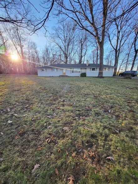 3239 N 850 E, Churubusco, IN 46723