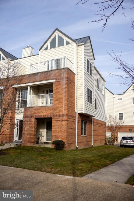 178 Christina Landing Dr, Wilmington, DE 19801