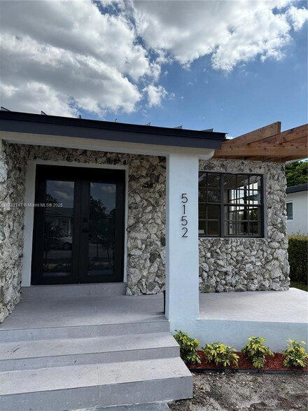 5152 SW 6th St, Coral Gables, FL 33134