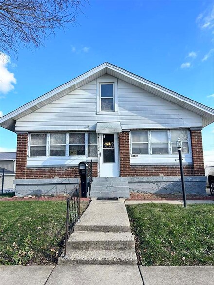 2126 Ohio Ave, Connersville, IN 47331