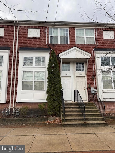 196 Brunswick Ave, Trenton, NJ 08618