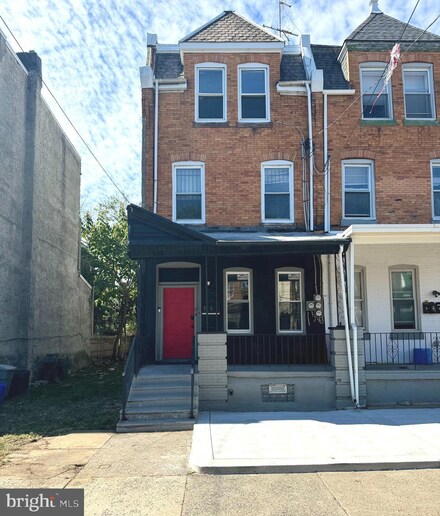 24 N 51st St, Philadelphia, PA 19139