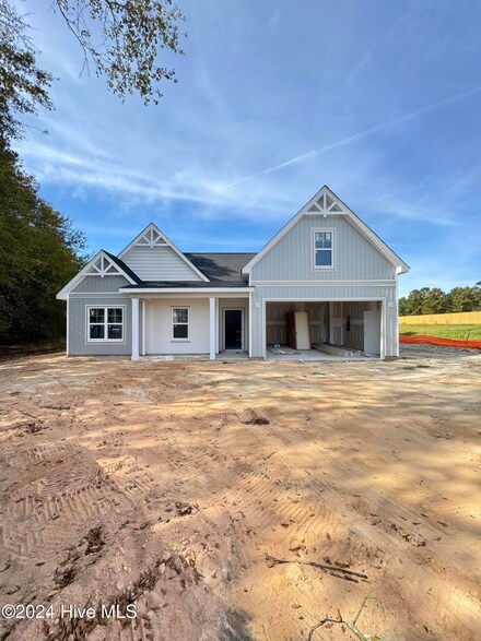1884 Reservation Rd, Aberdeen, NC 28315