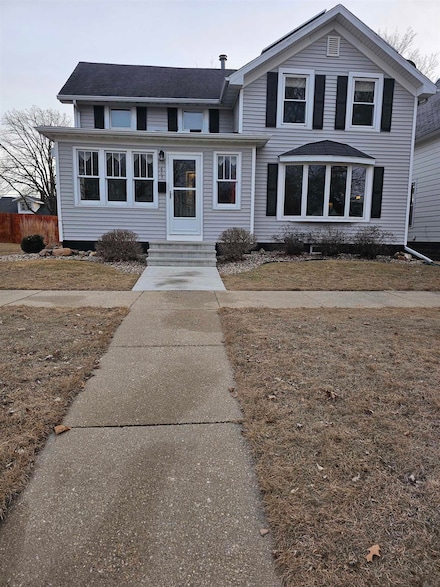 603 E Butler St, Manchester, IA 52057