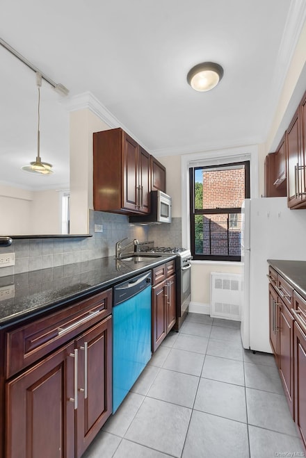 295 Bennett Ave Unit 8G, New York, NY 10040