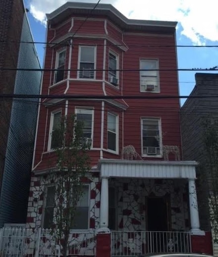 535 27th St, Union City, NJ 07087