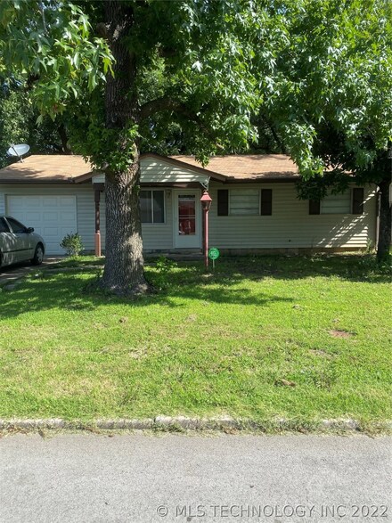 19533 E 2nd St, Tulsa, OK 74108